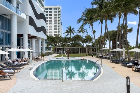 Condo in Miami Beach, Florida, 1 bedroom  № 1180808 - photo 23