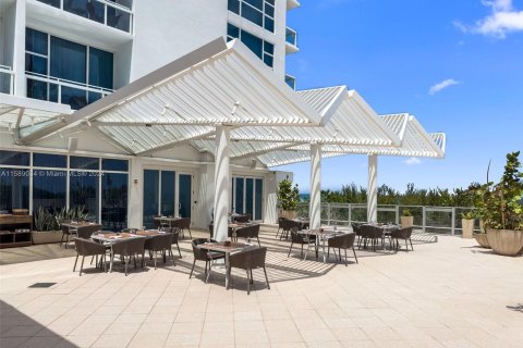 Condo in Miami Beach, Florida, 1 bedroom  № 1180808 - photo 24