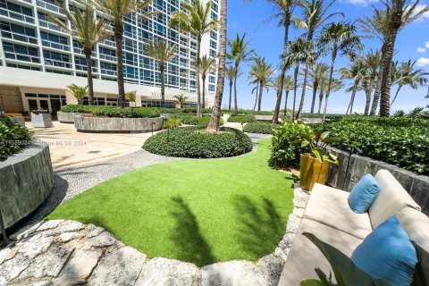 Condo in Miami Beach, Florida, 1 bedroom  № 1180808 - photo 28