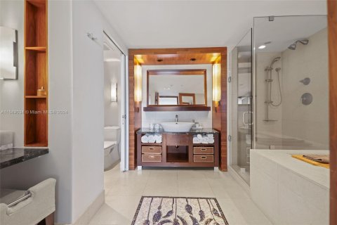 Condo in Miami Beach, Florida, 1 bedroom  № 1180808 - photo 13