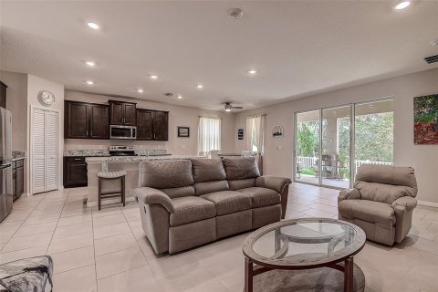 Casa en venta en Zephyrhills, Florida, 4 dormitorios, 189.99 m2 № 1349983 - foto 16