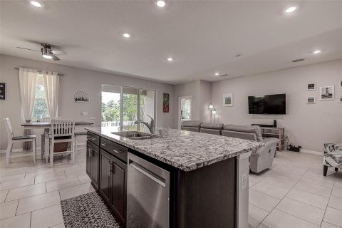 Casa en venta en Zephyrhills, Florida, 4 dormitorios, 189.99 m2 № 1349983 - foto 11