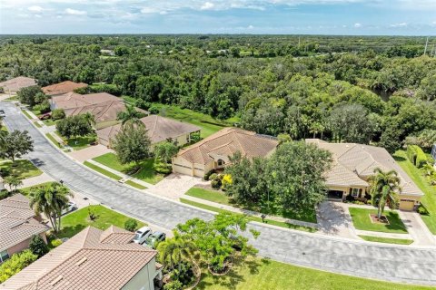 House in Bradenton, Florida 4 bedrooms, 322.93 sq.m. № 1349952 - photo 4