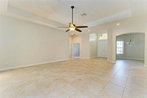 House in Bradenton, Florida 4 bedrooms, 322.93 sq.m. № 1349952 - photo 12