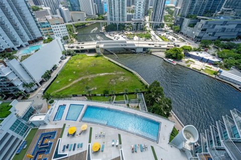 Condominio en alquiler en Miami, Florida, 2 dormitorios, 103.12 m2 № 1345942 - foto 12