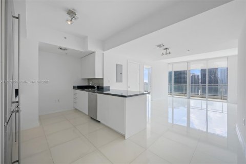 Condominio en alquiler en Miami, Florida, 2 dormitorios, 103.12 m2 № 1345942 - foto 2