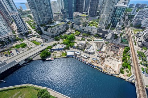 Copropriété à louer à Miami, Floride: 2 chambres, 103.12 m2 № 1345942 - photo 1