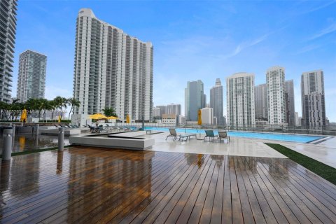 Condominio en alquiler en Miami, Florida, 2 dormitorios, 103.12 m2 № 1345942 - foto 15