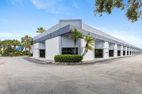 Купить коммерческую недвижимость в Санрайз, Флорида № 1101914 - фото 6