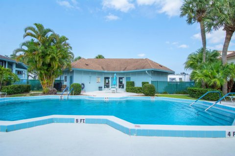 Touwnhouse à vendre à Stuart, Floride: 2 chambres, 116.13 m2 № 1177021 - photo 1