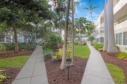 Condo in Fort Lauderdale, Florida, 1 bedroom  № 1216356 - photo 17