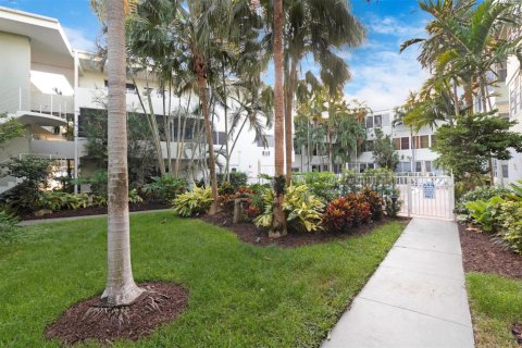 Condominio en venta en Fort Lauderdale, Florida, 1 dormitorio, 57.6 m2 № 1216356 - foto 2