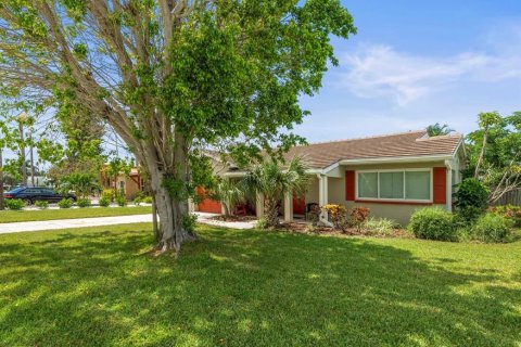 Casa en venta en Madeira Beach, Florida, 2 dormitorios, 86.58 m2 № 1347453 - foto 7