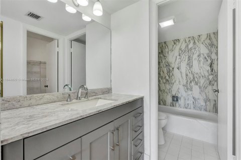 Copropriété à vendre à Coral Springs, Floride: 2 chambres, 125.42 m2 № 1327813 - photo 23