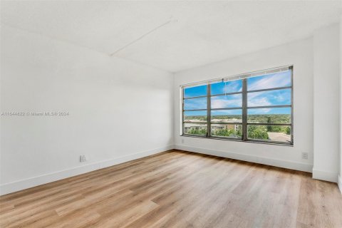 Copropriété à vendre à Coral Springs, Floride: 2 chambres, 125.42 m2 № 1327813 - photo 16