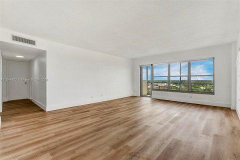 Copropriété à vendre à Coral Springs, Floride: 2 chambres, 125.42 m2 № 1327813 - photo 10