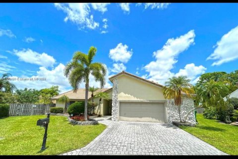 Casa en venta en Tamarac, Florida, 4 dormitorios, 247.86 m2 № 995698 - foto 2
