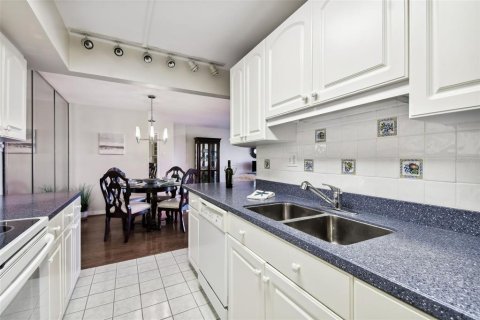 Condominio en venta en Treasure Island, Florida, 2 dormitorios, 97.55 m2 № 557731 - foto 25
