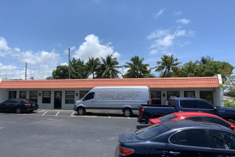 Shop in Lantana, Florida № 830551 - photo 5