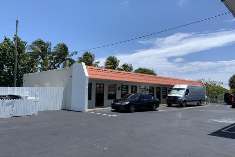 Shop in Lantana, Florida № 830551 - photo 2