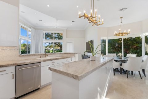Villa ou maison à vendre à Weston, Floride: 4 chambres, 389.17 m2 № 912078 - photo 6