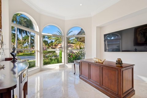 Villa ou maison à vendre à Weston, Floride: 4 chambres, 389.17 m2 № 912078 - photo 10