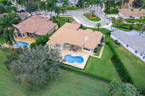 Villa ou maison à vendre à Weston, Floride: 4 chambres, 389.17 m2 № 912078 - photo 26