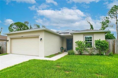 House in North Port, Florida 3 bedrooms, 144.93 sq.m. № 1298016 - photo 1