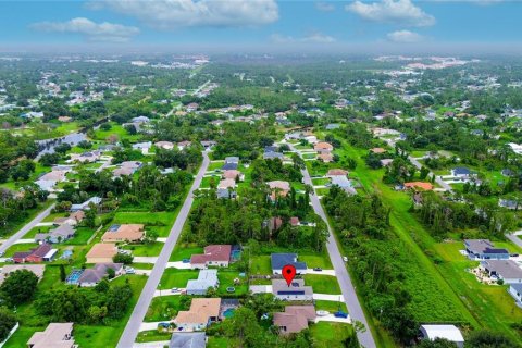 House in North Port, Florida 3 bedrooms, 144.93 sq.m. № 1298016 - photo 10