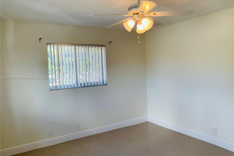 Copropriété à vendre à Pompano Beach, Floride: 2 chambres, 81.75 m2 № 1282029 - photo 14