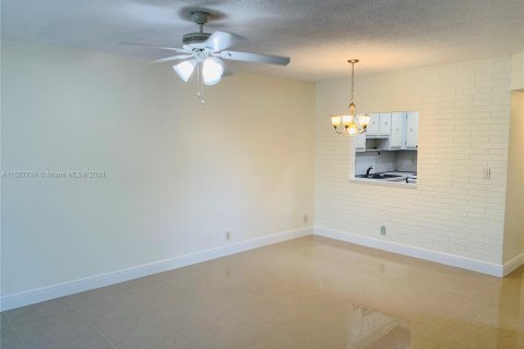 Copropriété à vendre à Pompano Beach, Floride: 2 chambres, 81.75 m2 № 1282029 - photo 5