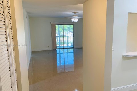 Copropriété à vendre à Pompano Beach, Floride: 2 chambres, 81.75 m2 № 1282029 - photo 7