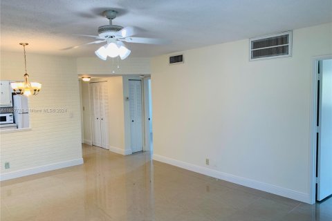 Copropriété à vendre à Pompano Beach, Floride: 2 chambres, 81.75 m2 № 1282029 - photo 13