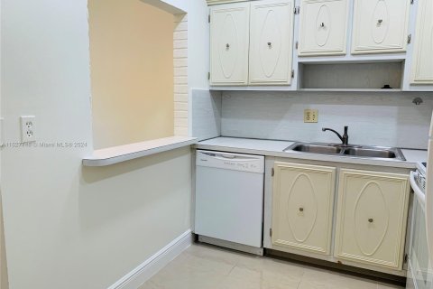 Copropriété à vendre à Pompano Beach, Floride: 2 chambres, 81.75 m2 № 1282029 - photo 16