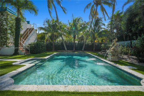 House in Miami Beach, Florida 3 bedrooms, 181.07 sq.m. № 886006 - photo 30