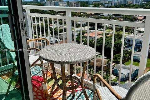 Condominio en venta en Miami, Florida, 2 dormitorios, 102.84 m2 № 1428316 - foto 1