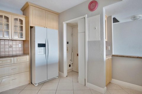 Condo in Hollywood, Florida, 2 bedrooms  № 1346259 - photo 11