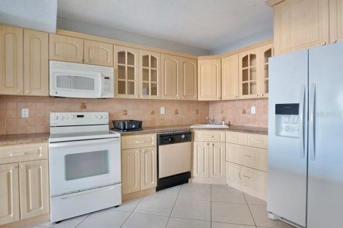 Condo in Hollywood, Florida, 2 bedrooms  № 1346259 - photo 9