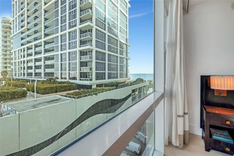 Condo in Miami Beach, Florida, 1 bedroom  № 880111 - photo 22