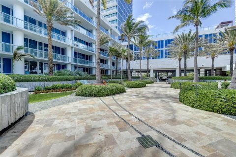 Condo in Miami Beach, Florida, 1 bedroom  № 880111 - photo 30