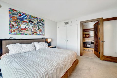 Condo in Miami Beach, Florida, 1 bedroom  № 880111 - photo 23