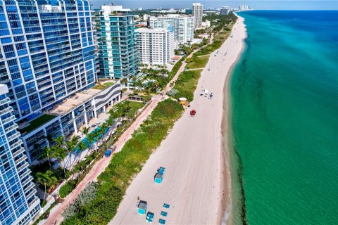 Condo in Miami Beach, Florida, 1 bedroom  № 880111 - photo 9