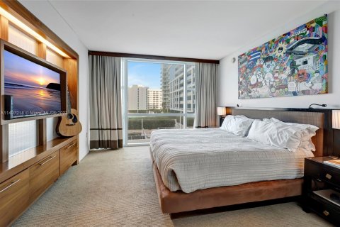 Condo in Miami Beach, Florida, 1 bedroom  № 880111 - photo 19