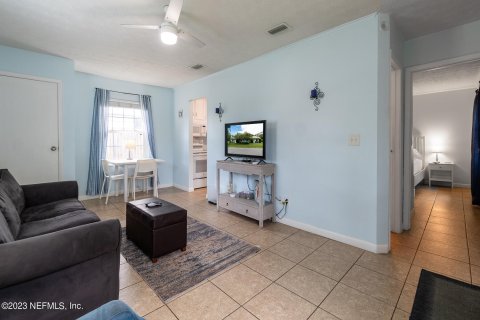 Duplex in Jacksonville Beach, Florida 2 bedrooms, 111.48 sq.m. № 771161 - photo 4