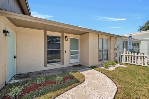 House in Tampa, Florida 2 bedrooms, 75.07 sq.m. № 1262770 - photo 4