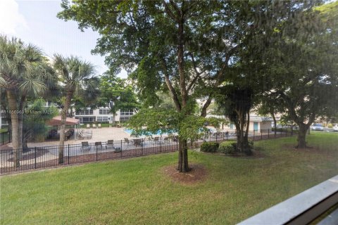 Condo in Coconut Creek, Florida, 2 bedrooms  № 1358515 - photo 12