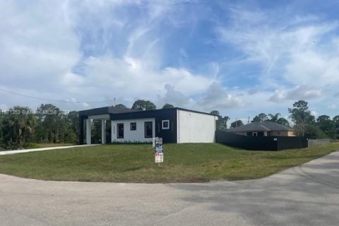 Casa en venta en Lehigh Acres, Florida, 4 dormitorios № 1127277 - foto 1