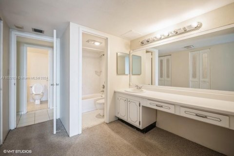 Condo in Aventura, Florida, 1 bedroom  № 1318990 - photo 8