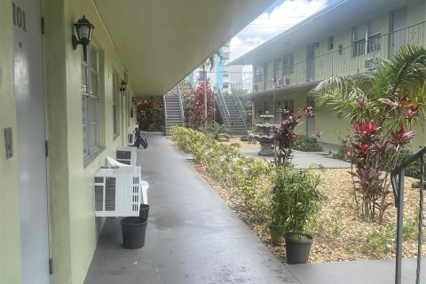 Condo in Dania Beach, Florida, 2 bedrooms  № 1079348 - photo 4