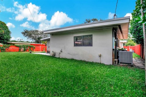 Villa ou maison à vendre à North Miami Beach, Floride: 3 chambres, 183.39 m2 № 1377561 - photo 27